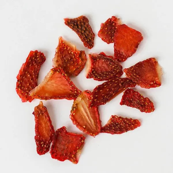 Strawberry - Fragaria ananassa - Sliced - Dehydrated and Dried Fruit - TheWholesalerX |